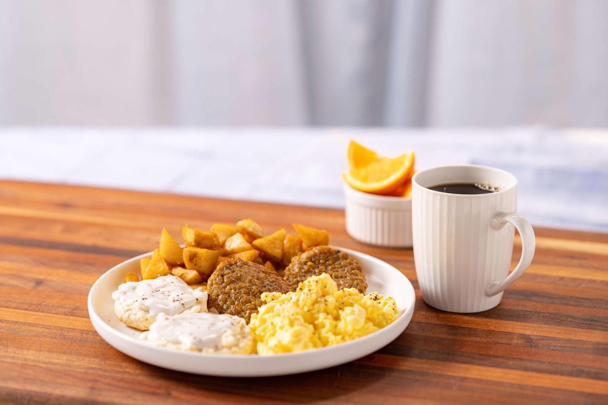 Drury Inn & Suites Charlotte Arrowood Экстерьер фото