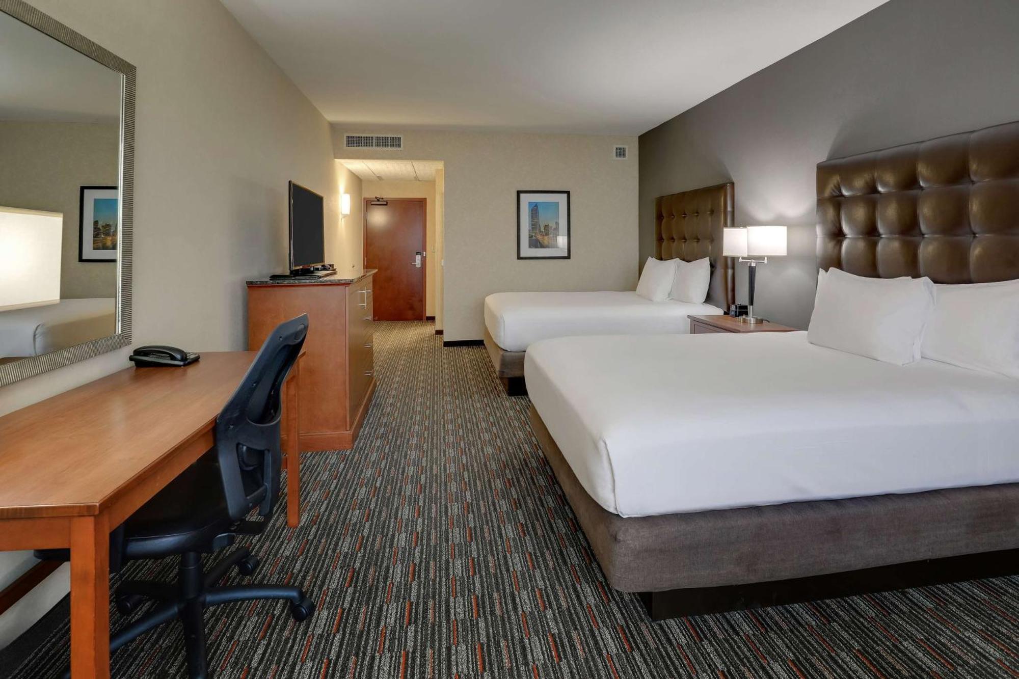 Drury Inn & Suites Charlotte Arrowood Экстерьер фото
