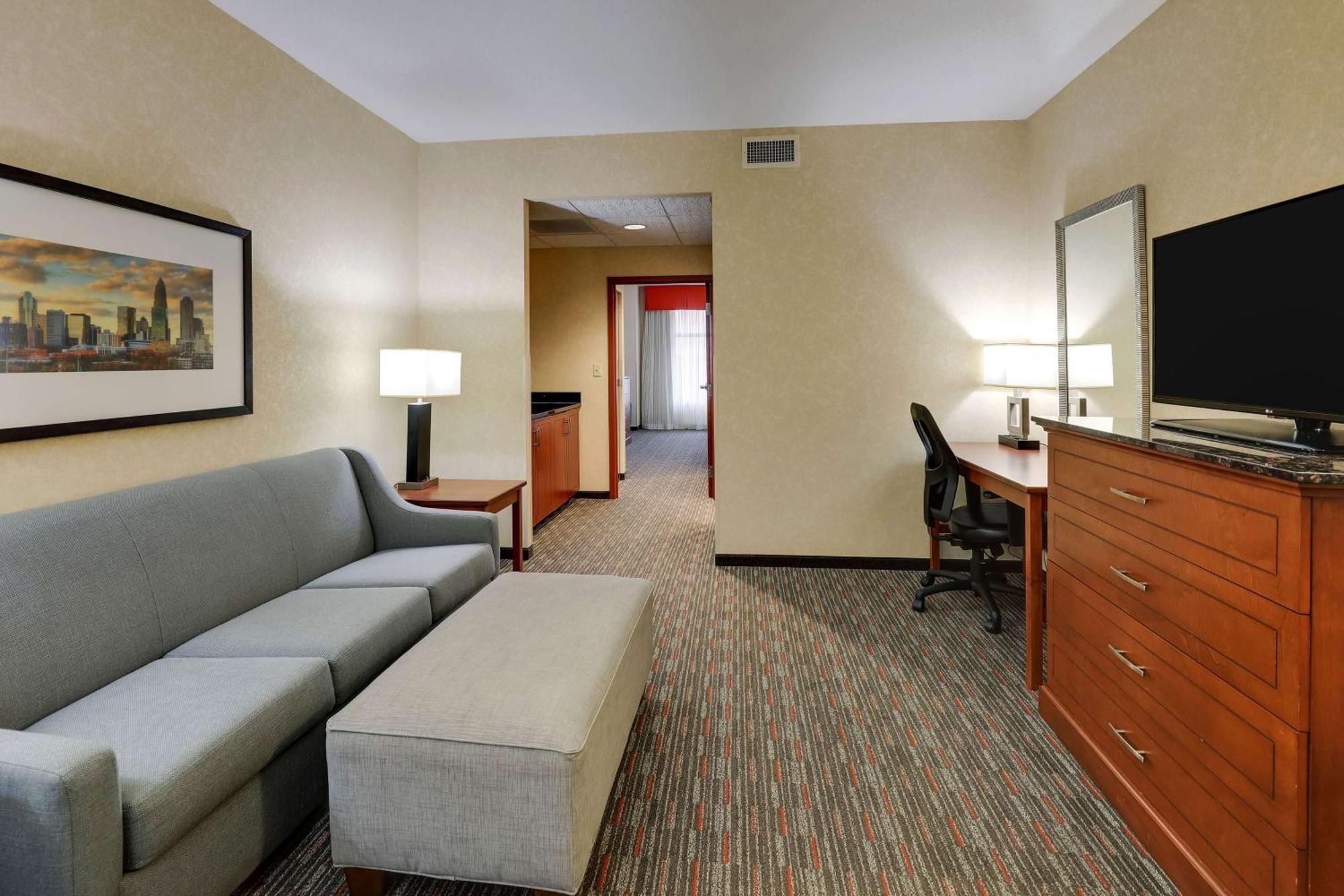 Drury Inn & Suites Charlotte Arrowood Экстерьер фото