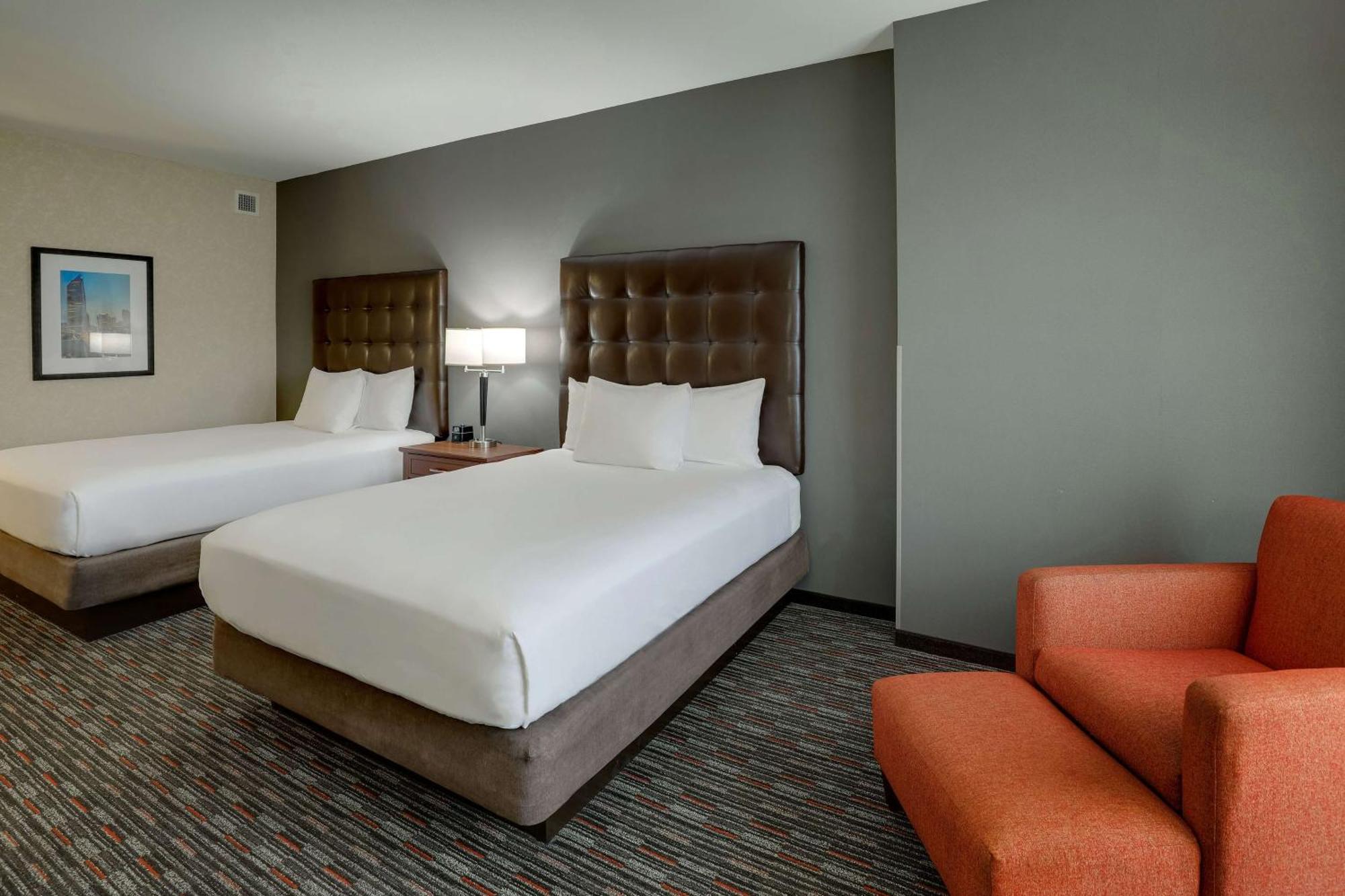Drury Inn & Suites Charlotte Arrowood Экстерьер фото