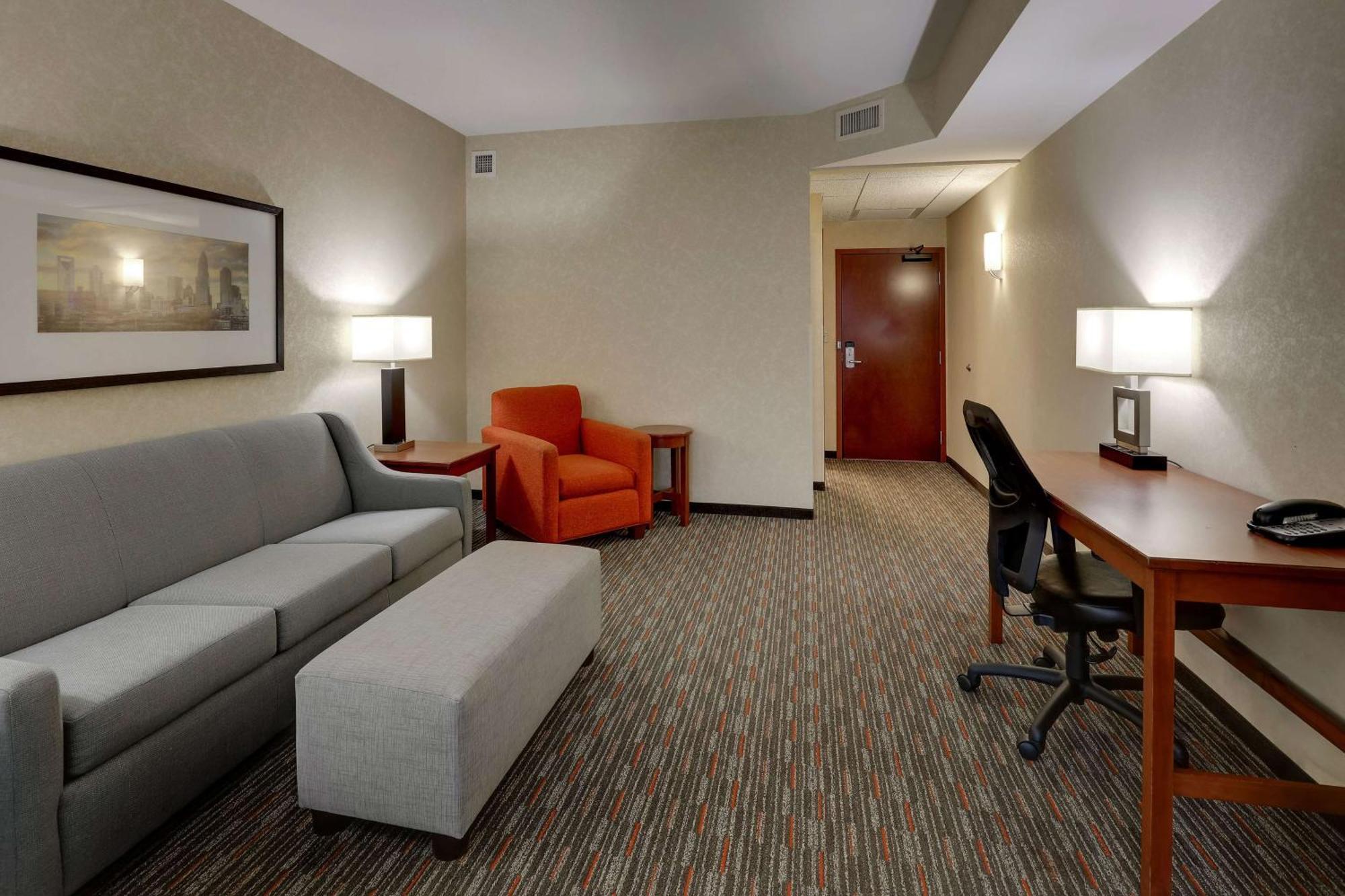 Drury Inn & Suites Charlotte Arrowood Экстерьер фото