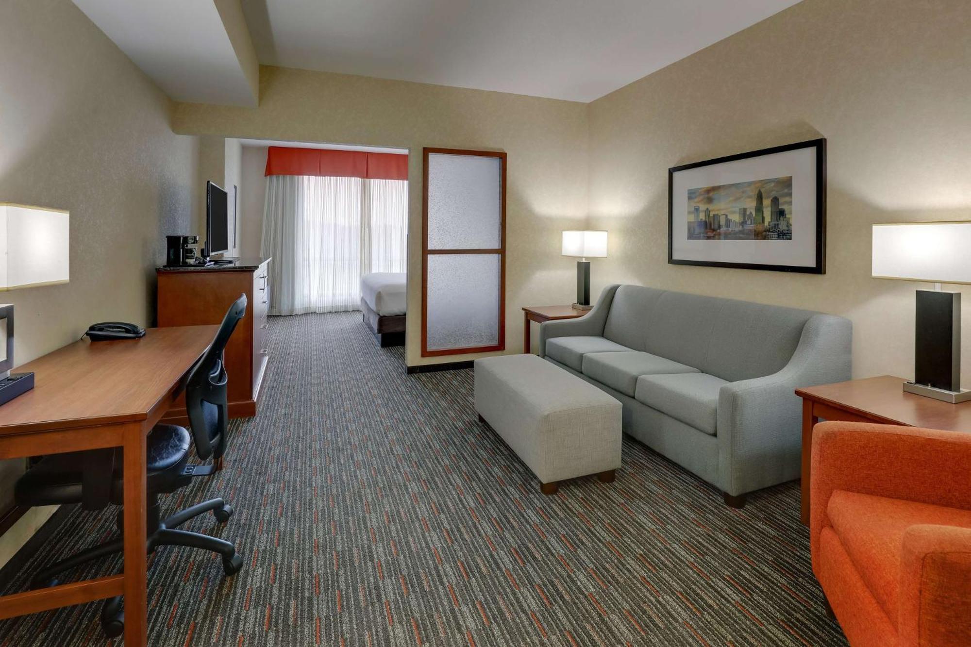 Drury Inn & Suites Charlotte Arrowood Экстерьер фото