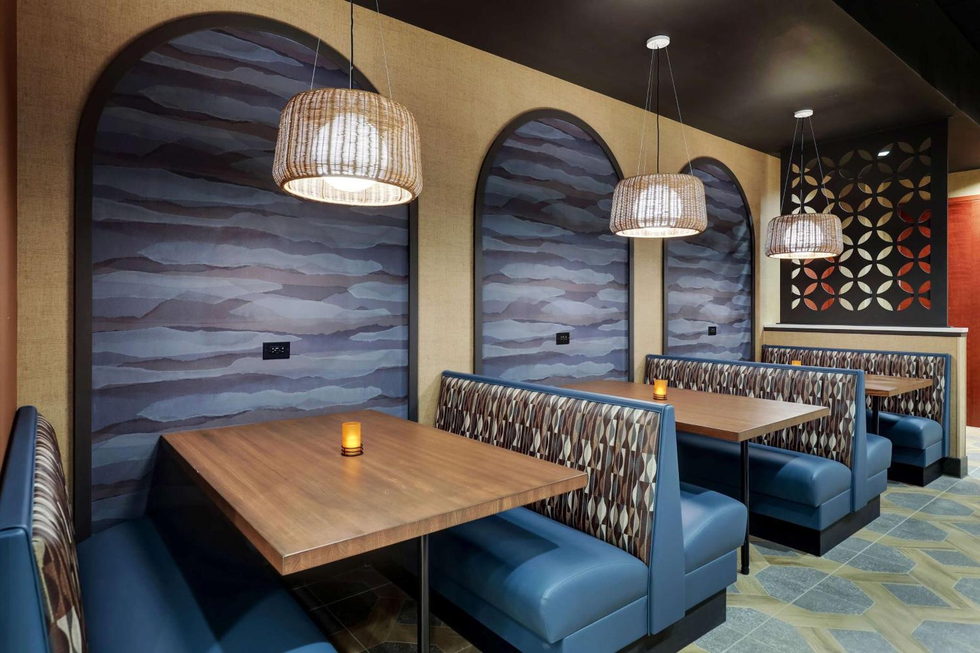 Drury Inn & Suites Charlotte Arrowood Экстерьер фото