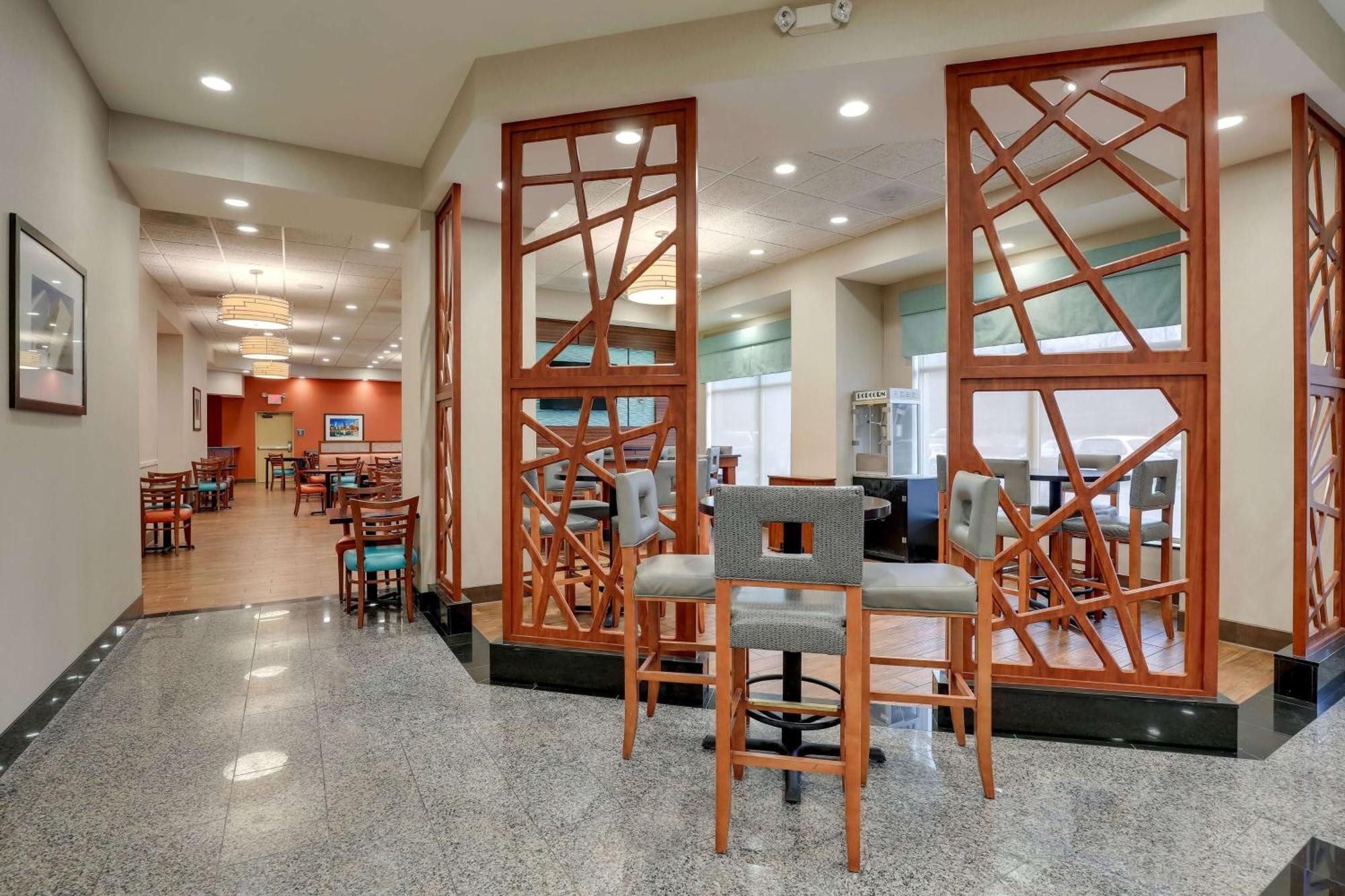 Drury Inn & Suites Charlotte Arrowood Экстерьер фото
